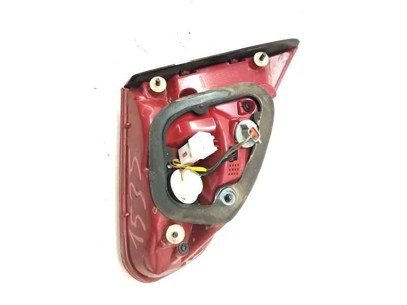 Recambio de piloto trasero derecho interior para kia cee´d 1.4 crdi cat referencia OEM IAM 92404A2200  