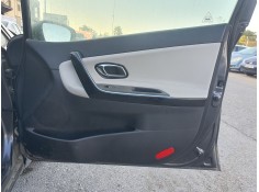 Recambio de guarnecido puerta delantera derecha para kia cee´d 1.4 crdi cat referencia OEM IAM   