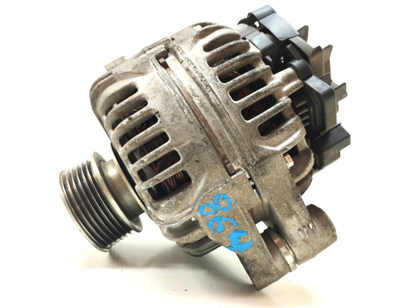 Recambio de alternador para opel vectra c berlina 1.9 cdti referencia OEM IAM 93169028  