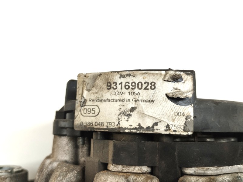 Recambio de alternador para opel vectra c berlina 1.9 cdti referencia OEM IAM 93169028  