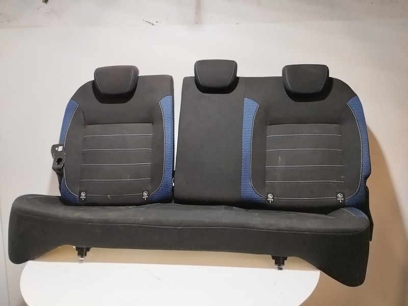 Recambio de asientos traseros para dacia sandero 1.5 blue dci diesel fap cat referencia OEM IAM   