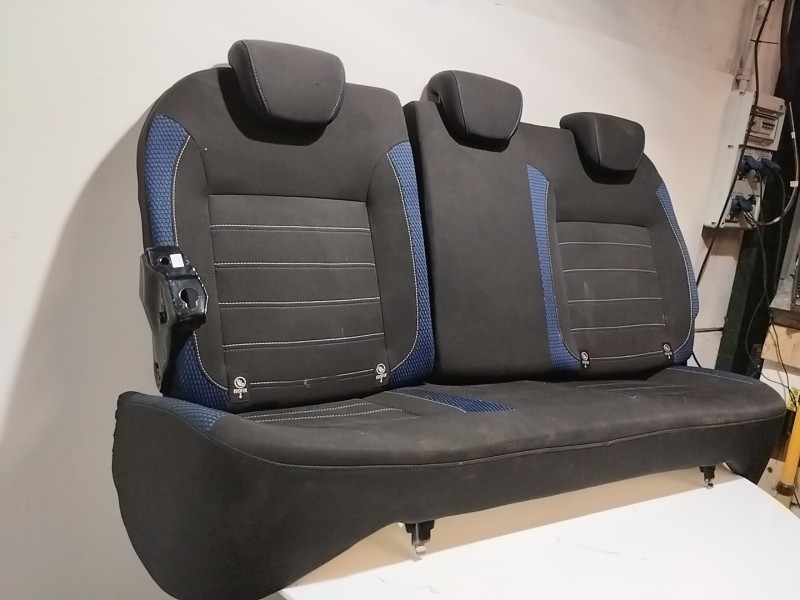 Recambio de asientos traseros para dacia sandero 1.5 blue dci diesel fap cat referencia OEM IAM   