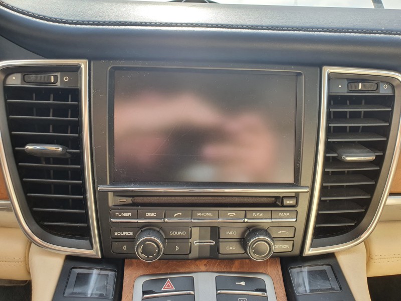 Recambio de pantalla multifuncion para porsche panamera 4.8 v8 turbo cat referencia OEM IAM 97064217209  