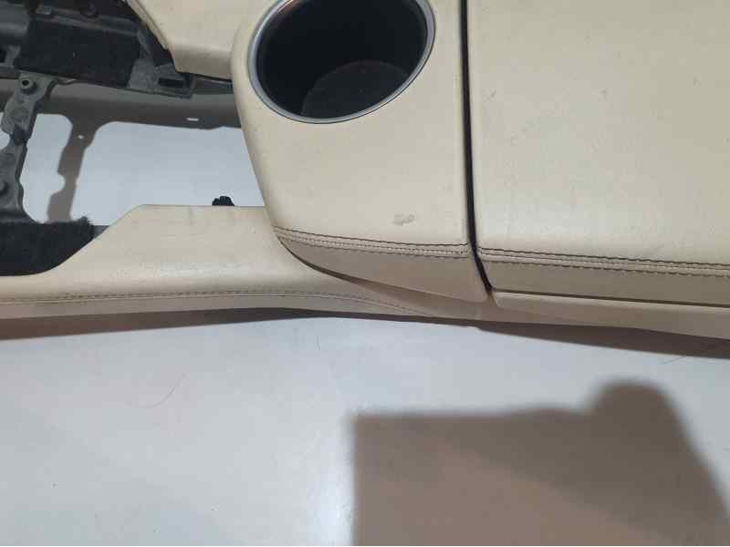 Recambio de apoyabrazos central para porsche panamera 4.8 v8 turbo cat referencia OEM IAM   