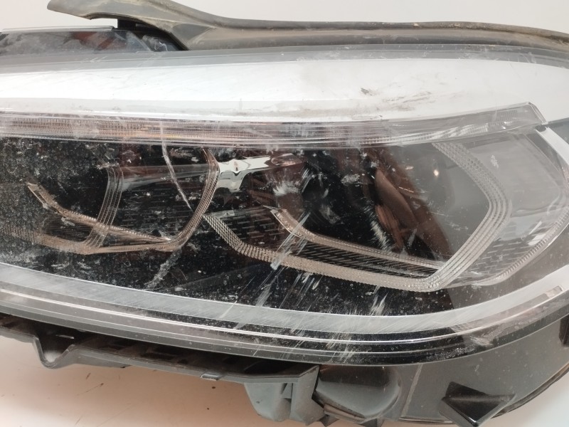 Recambio de faro izquierdo para bmw serie 1 lim. (f40) 1.5 12v turbodiesel referencia OEM IAM 6311948280709  