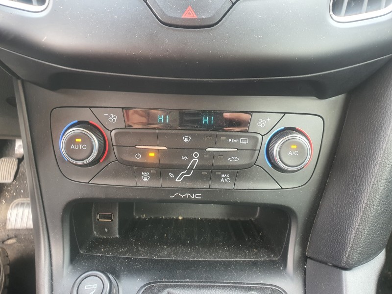 Recambio de mando climatizador para ford focus turn. (cb8) 1.6 tdci cat referencia OEM IAM F1ET18C612AE  
							