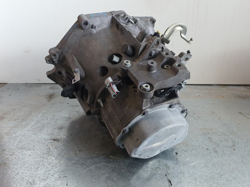 Recambio de caja cambios para peugeot 208 1.6 16v hdi fap referencia OEM IAM 20DP77  