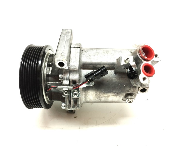 Recambio de compresor aire acondicionado para dacia lodgy ambiance referencia OEM IAM 926005727R  