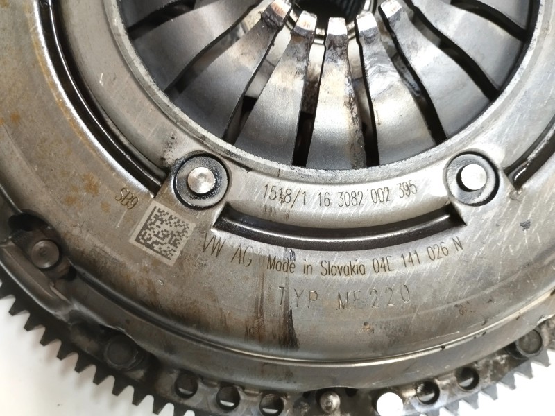 Recambio de kit embrague para volkswagen polo (6c1) advance bluemotion referencia OEM IAM 04E141026N  