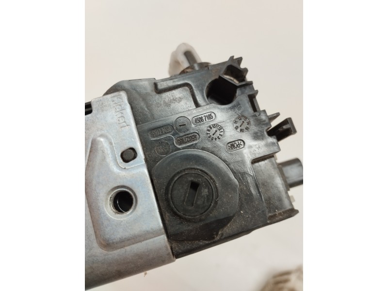 Recambio de cerradura puerta trasera derecha para peugeot 208 1.2 12v e-vti referencia OEM IAM 45087185  
