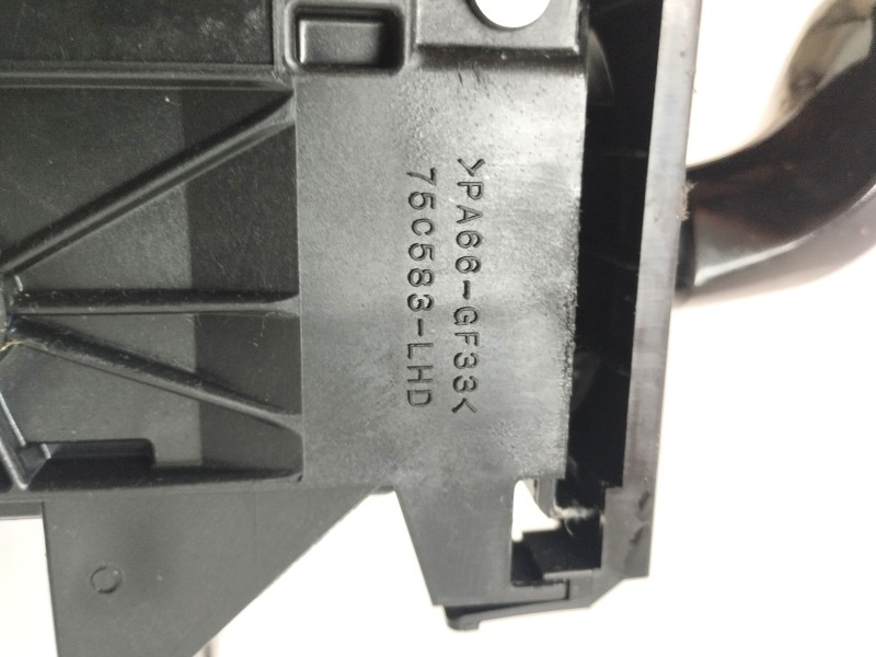 Recambio de palanca cambio para toyota auris touring sports (e18) hybrid active referencia OEM IAM 75C583LHD  