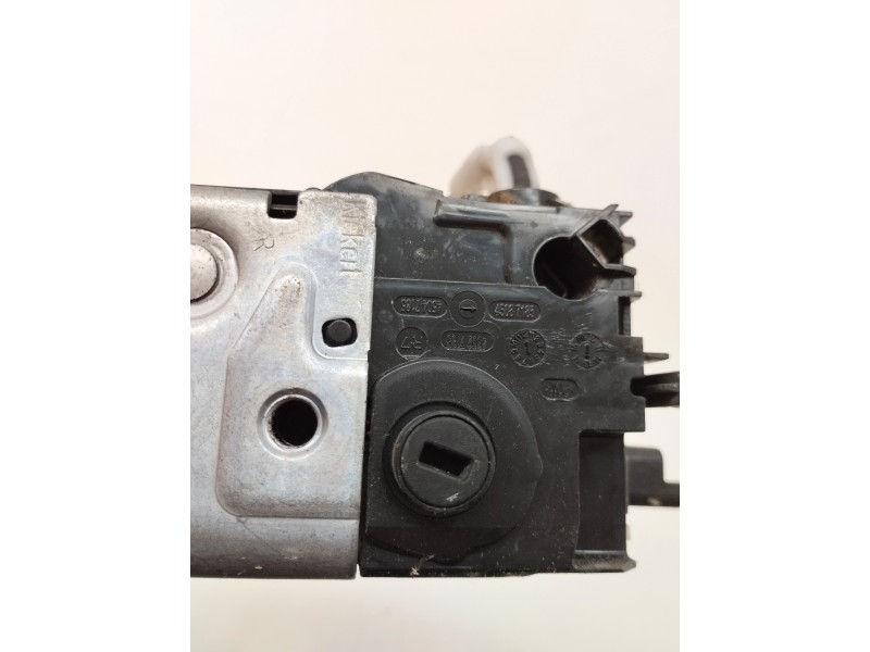 Recambio de cerradura puerta delantera derecha para peugeot 208 1.2 12v e-vti referencia OEM IAM 45047185  