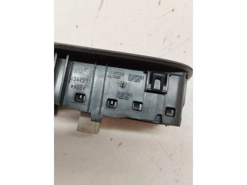 Recambio de mando retrovisor para dacia sandero 1.5 blue dci diesel fap cat referencia OEM IAM 684934791R  
							