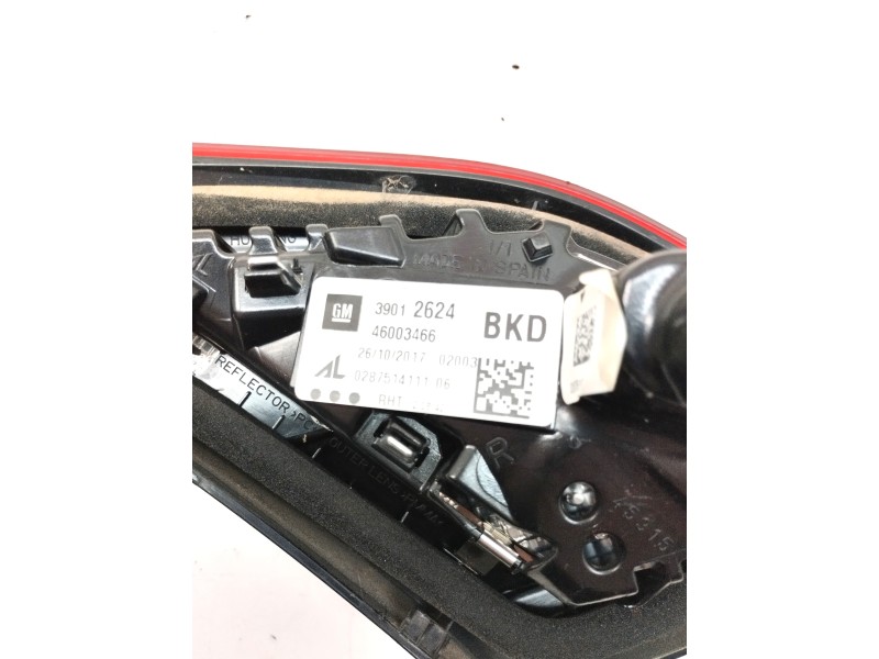 Recambio de piloto trasero derecho interior para opel corsa e selective referencia OEM IAM 39012624  