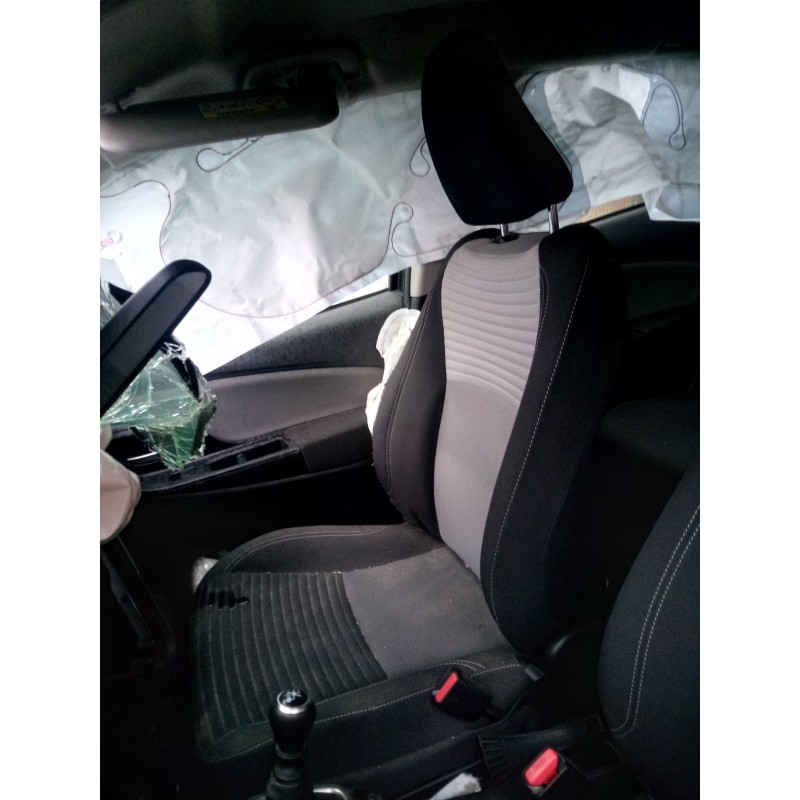 Recambio de asiento delantero derecho para toyota yaris active referencia OEM IAM   