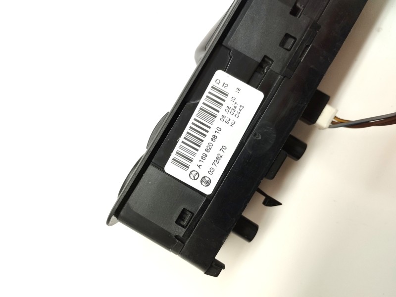 Recambio de mando elevalunas delantero izquierdo para mercedes-benz clase a (w169) 2.0 cdi cat referencia OEM IAM A1698206810  
							