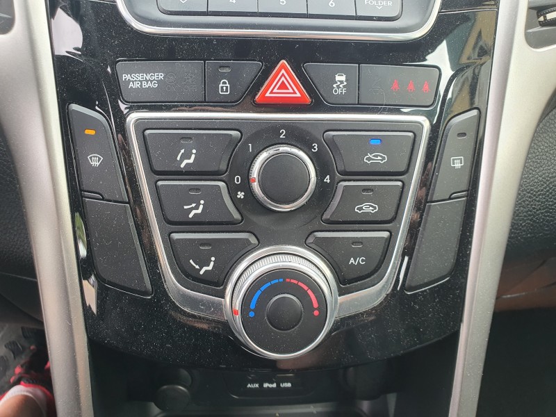 Recambio de mando calefaccion / aire acondicionado para hyundai i30 (gd) 1.4 crdi cat referencia OEM IAM 97250A5XXX  