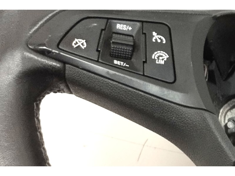 Recambio de volante sin airbag para opel corsa e selective referencia OEM IAM 34269597A  