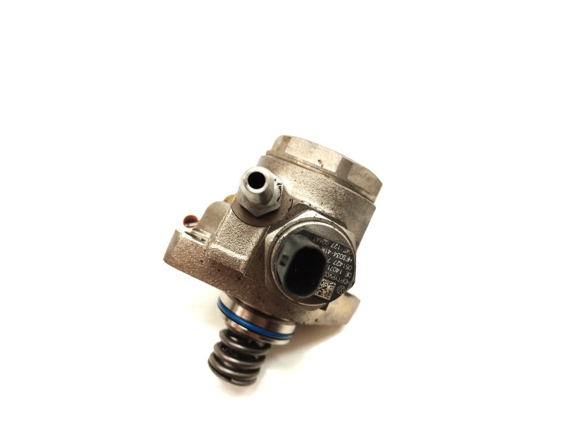 Recambio de bomba inyeccion para volkswagen polo (6c1) advance bluemotion referencia OEM IAM 04E127026AT  