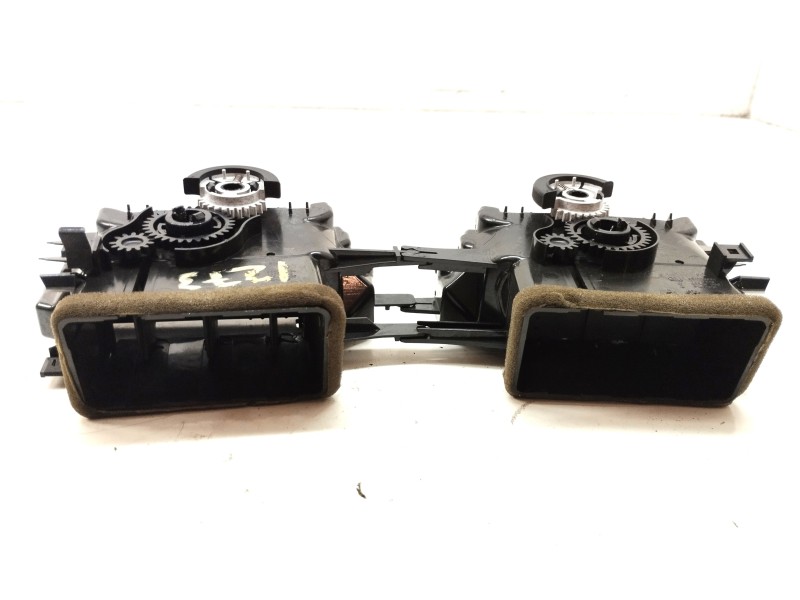 Recambio de rejilla aireadora para opel corsa e selective referencia OEM IAM 13384933  