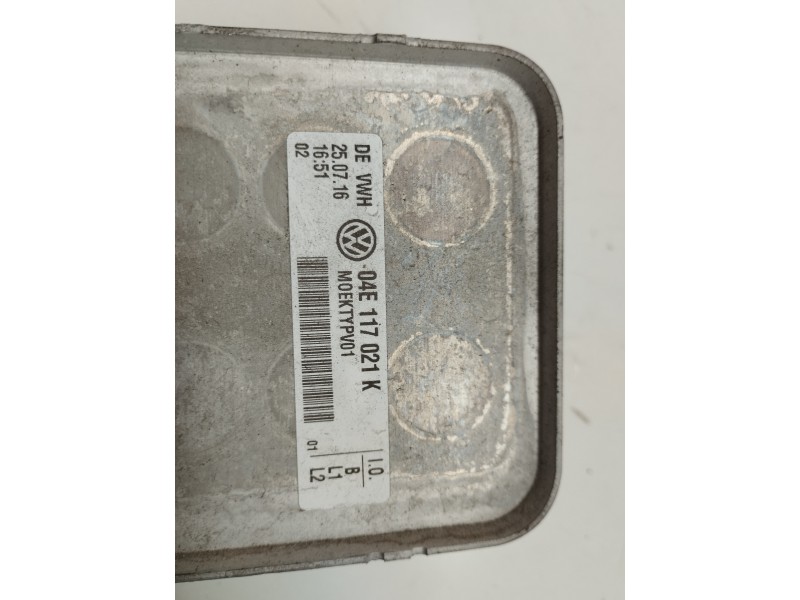Recambio de enfriador aceite motor para volkswagen polo (6c1) advance bluemotion referencia OEM IAM 04E117021K  