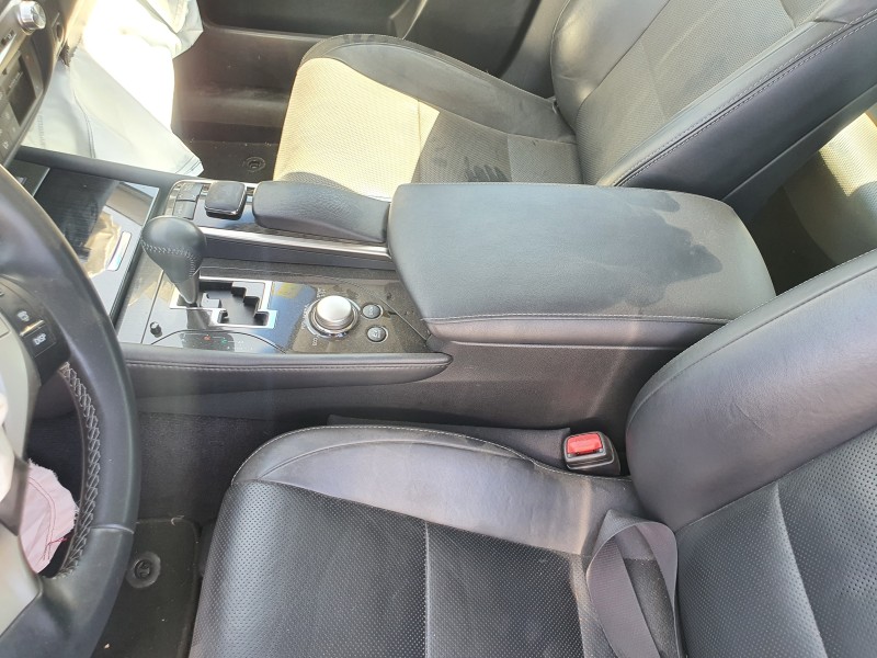Recambio de apoyabrazos central para lexus gs 450h referencia OEM IAM   