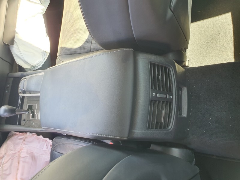 Recambio de apoyabrazos central para lexus gs 450h referencia OEM IAM   