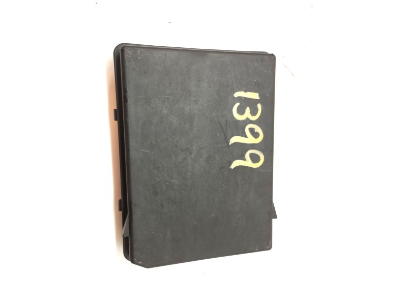 Recambio de caja reles / fusibles para dacia sandero sl 2019 referencia OEM IAM 284B71965R  