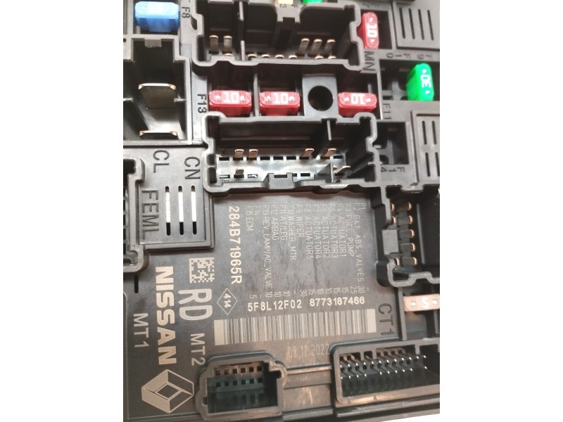 Recambio de caja reles / fusibles para dacia sandero sl 2019 referencia OEM IAM 284B71965R  