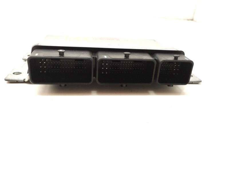 Recambio de centralita motor uce para dacia sandero sl 2019 referencia OEM IAM 237106047S  