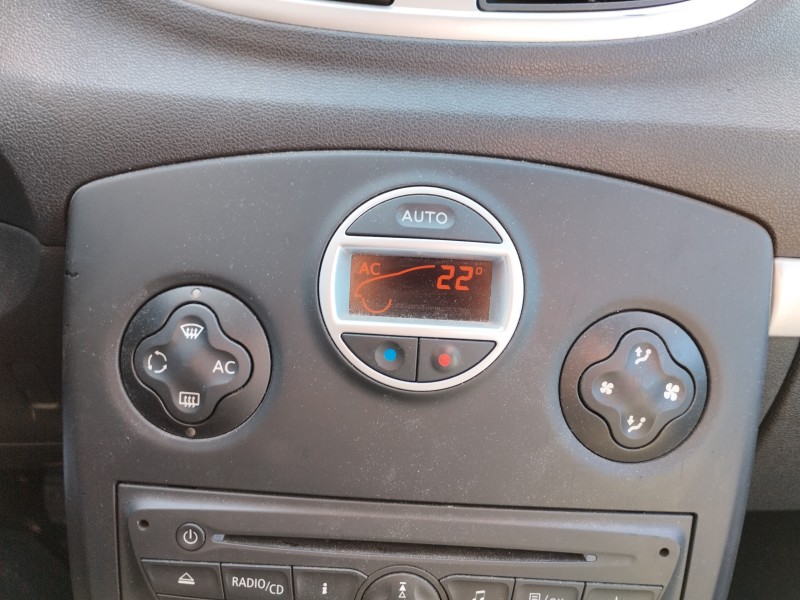 Recambio de mando climatizador para renault clio grandtour authentique referencia OEM IAM 82002966  