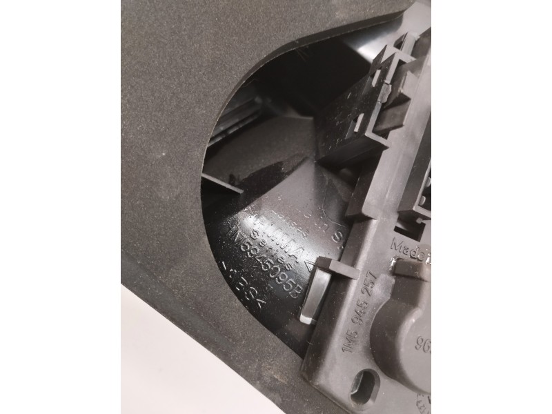 Recambio de piloto trasero izquierdo para seat toledo (1m2) 1.9 tdi referencia OEM IAM 1M5945095B  