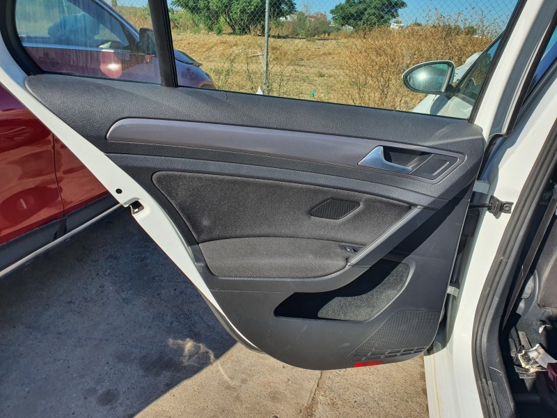 Recambio de guarnecido puerta trasera izquierda para volkswagen golf vii lim. 1.6 16v tdi dpf referencia OEM IAM   
							