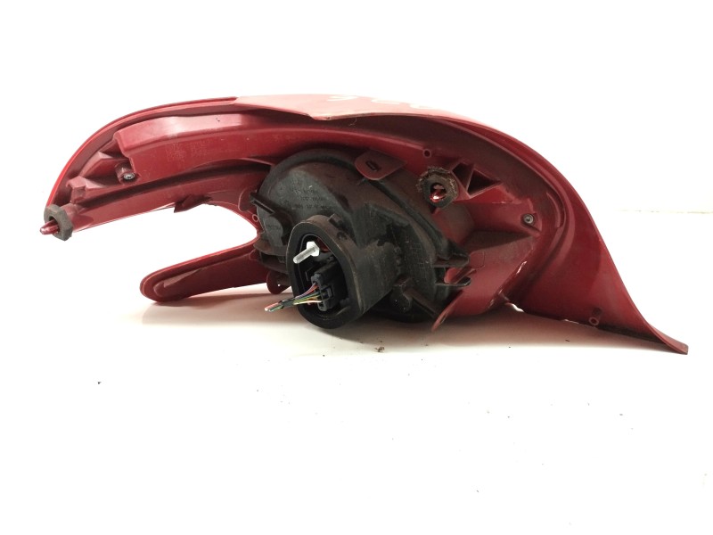 Recambio de piloto trasero derecho para peugeot 208 1.2 12v e-vti referencia OEM IAM 967262838002  