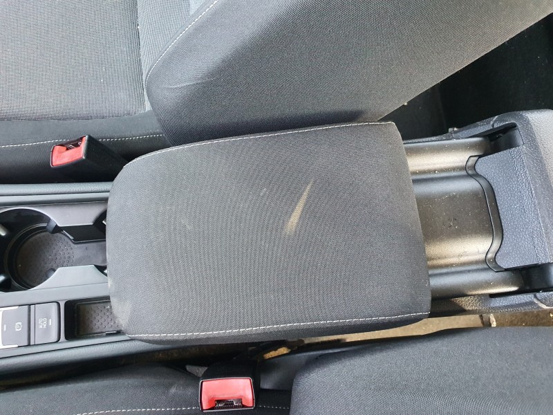 Recambio de apoyabrazos central para volkswagen golf vii lim. 1.6 16v tdi dpf referencia OEM IAM   