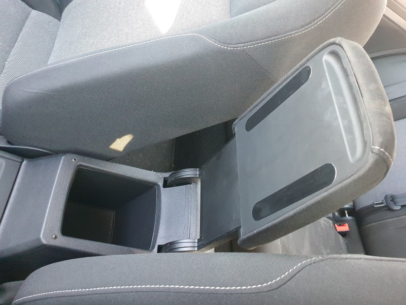 Recambio de apoyabrazos central para volkswagen golf vii lim. 1.6 16v tdi dpf referencia OEM IAM   