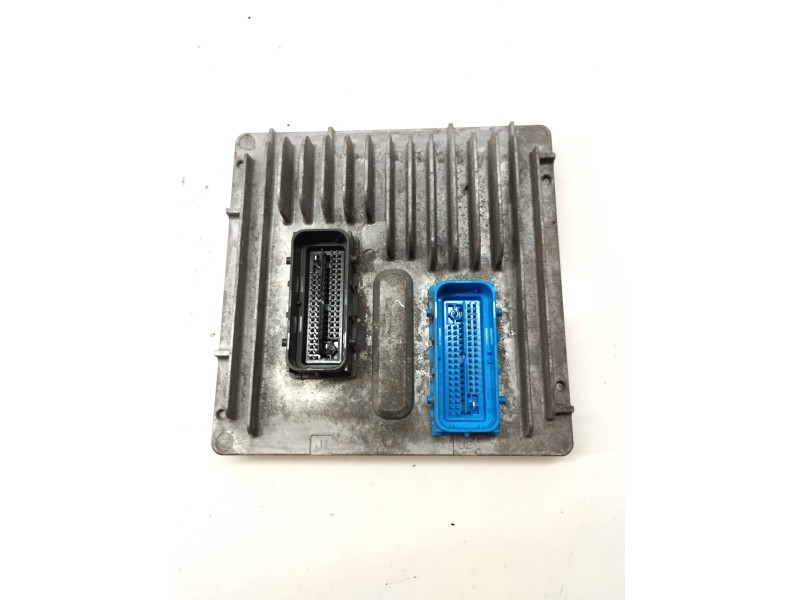 Recambio de centralita motor uce para opel corsa e selective referencia OEM IAM 110R010331M  