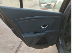 Recambio de guarnecido puerta trasera izquierda para renault megane iii berlina 5 p 1.5 dci diesel fap referencia OEM IAM   