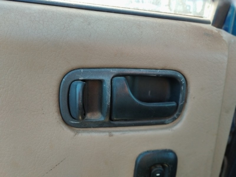 Recambio de maneta interior trasera izquierda para nissan terrano/terrano.ii (r20) 2.7 turbodiesel referencia OEM IAM   
							