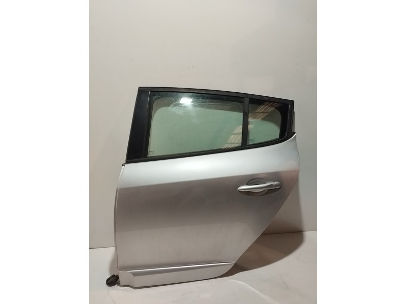 Recambio de puerta trasera izquierda para renault megane iii berlina 5 p 1.5 dci diesel fap referencia OEM IAM   