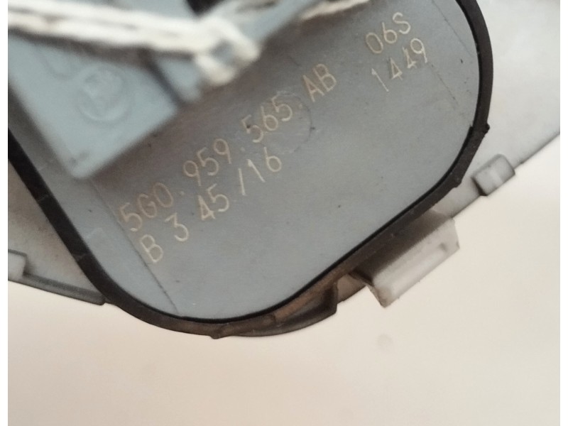 Recambio de mando retrovisor para volkswagen golf vii lim. 1.6 16v tdi dpf referencia OEM IAM 5G0959565AB  
							