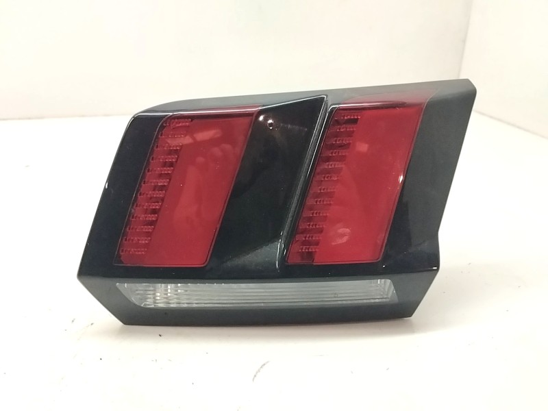 Recambio de piloto trasero derecho interior para peugeot 3008 1.2 12v e-thp referencia OEM IAM 9810477780  
							