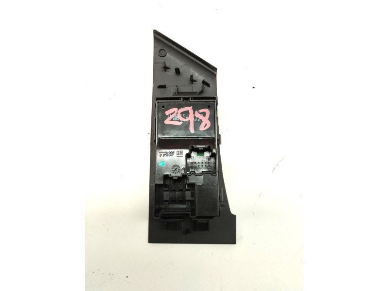 Recambio de mando elevalunas delantero derecho para opel astra j sports tourer 1.7 16v cdti referencia OEM IAM 13301886  
							