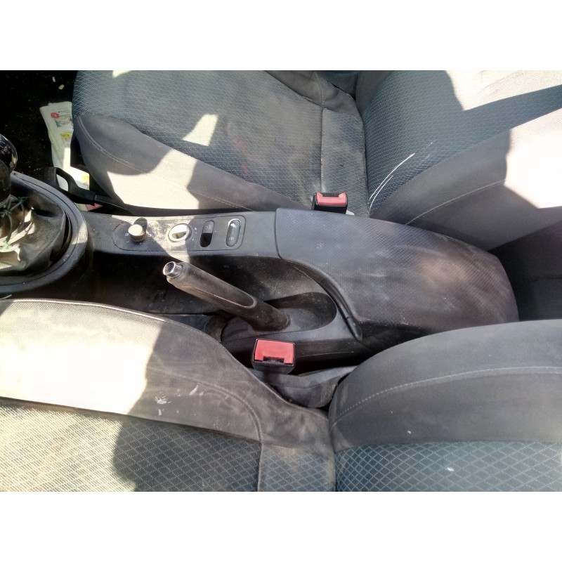 Recambio de apoyabrazos central para seat toledo (5p2) 1.9 tdi referencia OEM IAM   