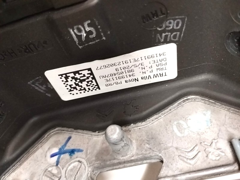 Recambio de volante sin airbag para peugeot 3008 1.2 12v e-thp referencia OEM IAM 98105487AU  