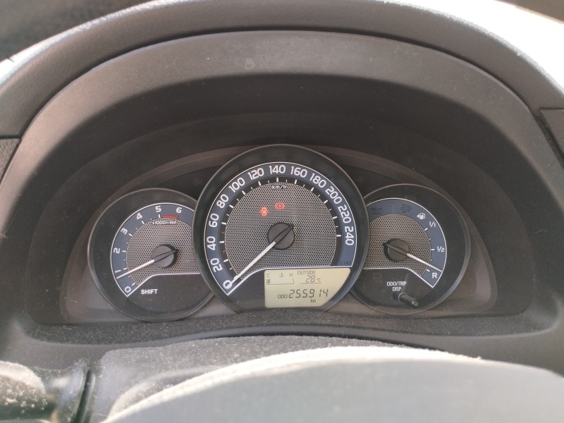 Recambio de cuadro instrumentos para toyota auris 1.4 turbodiesel cat referencia OEM IAM 838000ZU70  