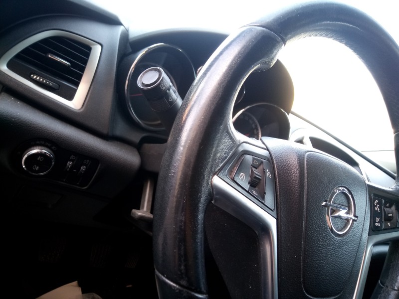 Recambio de volante sin airbag para opel astra j sports tourer 1.7 16v cdti referencia OEM IAM   
							