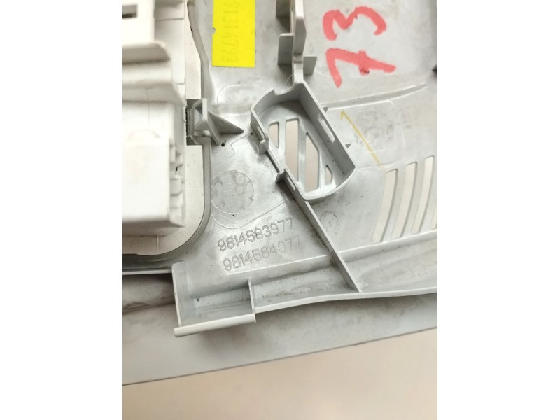 Recambio de luz interior para peugeot 3008 1.2 12v e-thp referencia OEM IAM 9814583977  