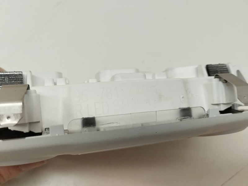 Recambio de luz interior para peugeot 3008 1.2 12v e-thp referencia OEM IAM 96781444PR  