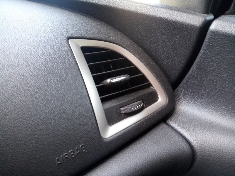 Recambio de rejilla aireadora para opel astra j sports tourer 1.7 16v cdti referencia OEM IAM   
							